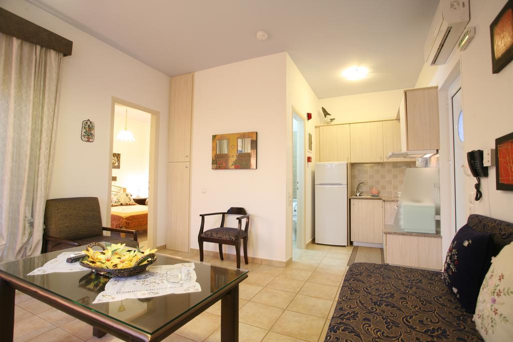 Aigli Apartments Néa Ankhíalos Exterior foto